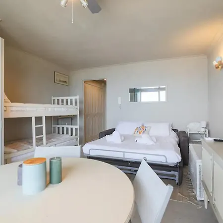 Cap D'antibes Et Terrasse Face A La *