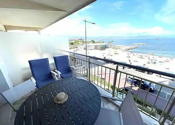 Cap D'antibes Et Terrasse Face A La Antibes