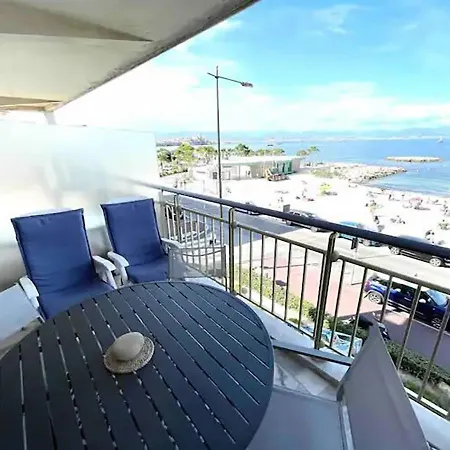 Cap D'antibes Et Terrasse Face A La Αντίμπ