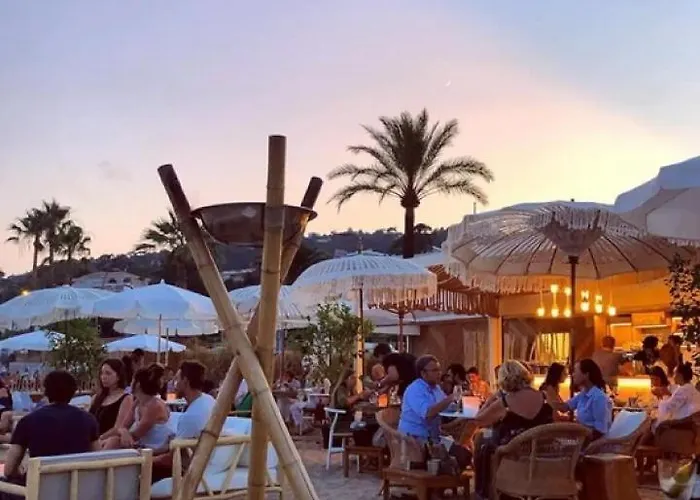 Cap D'antibes Et Terrasse Face A La Апартаменти