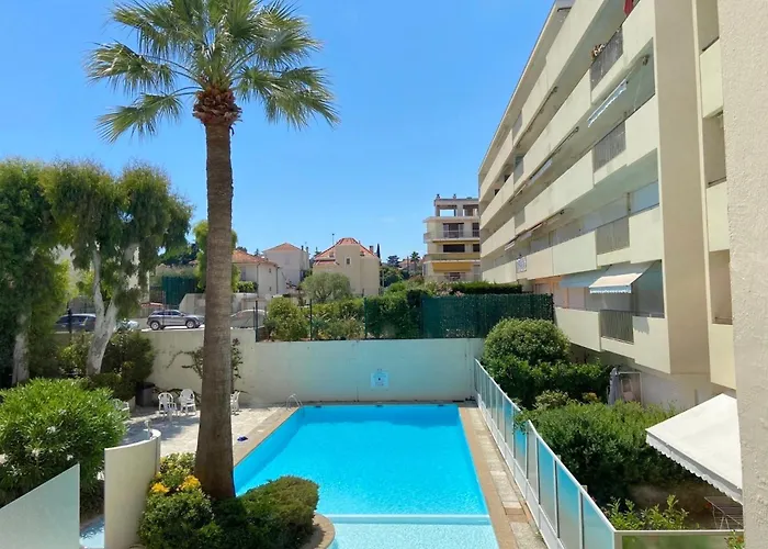 Апартаменти Cap D'antibes Et Terrasse Face A La *